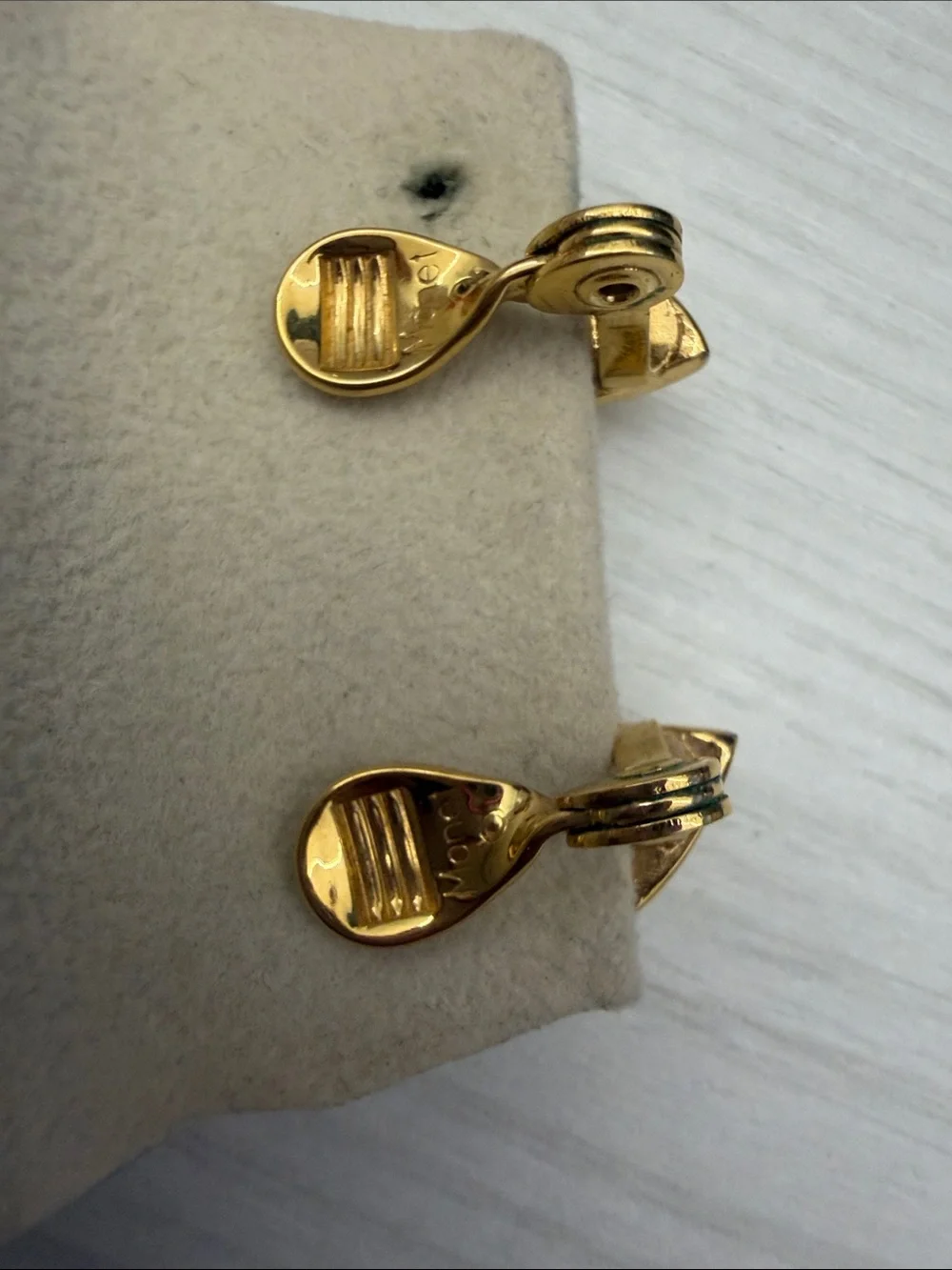 Monet Cream and Gold Leaf Clip Earrings